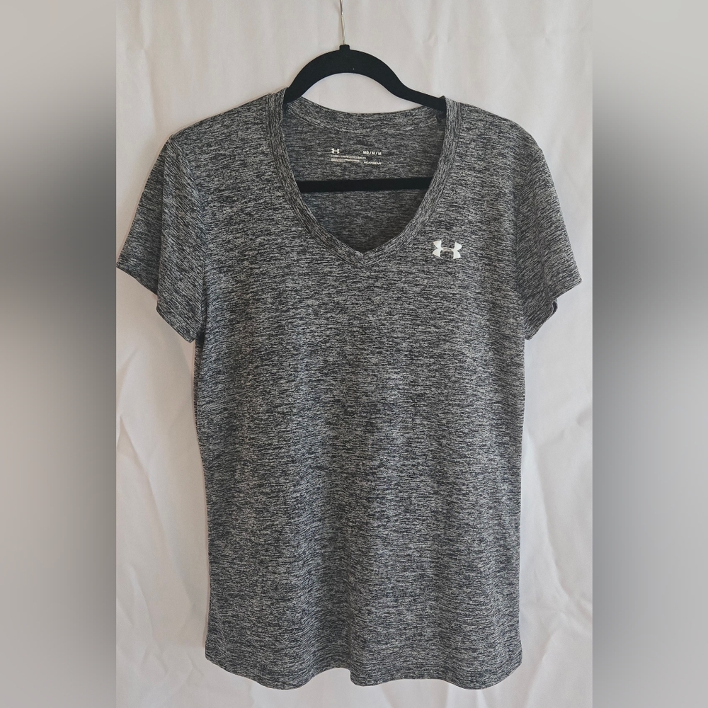 Under Armour Women's Heathered Black V-Neck Tee